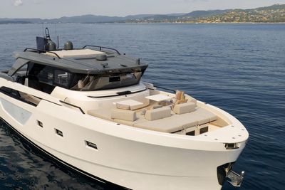 Yacht