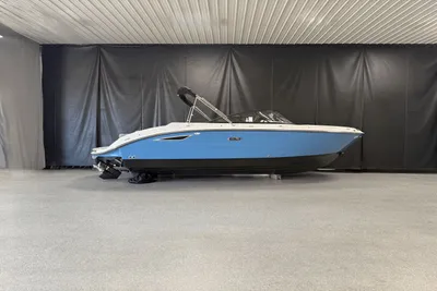Sea Ray 250 SDX