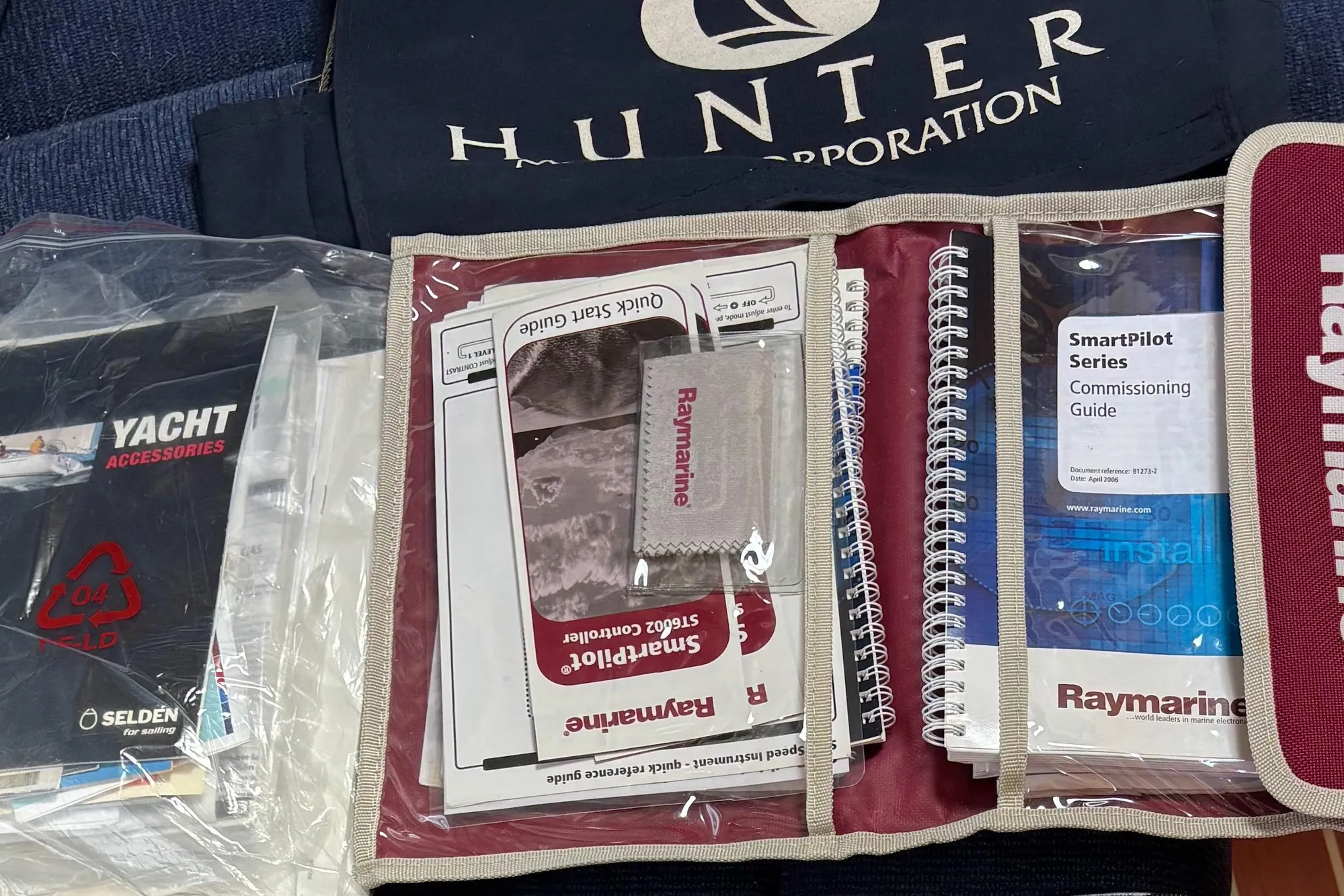 Hunter 27 (2008) manuals and guides, including Raymarine SmartPilot Series Commissioning Guide.