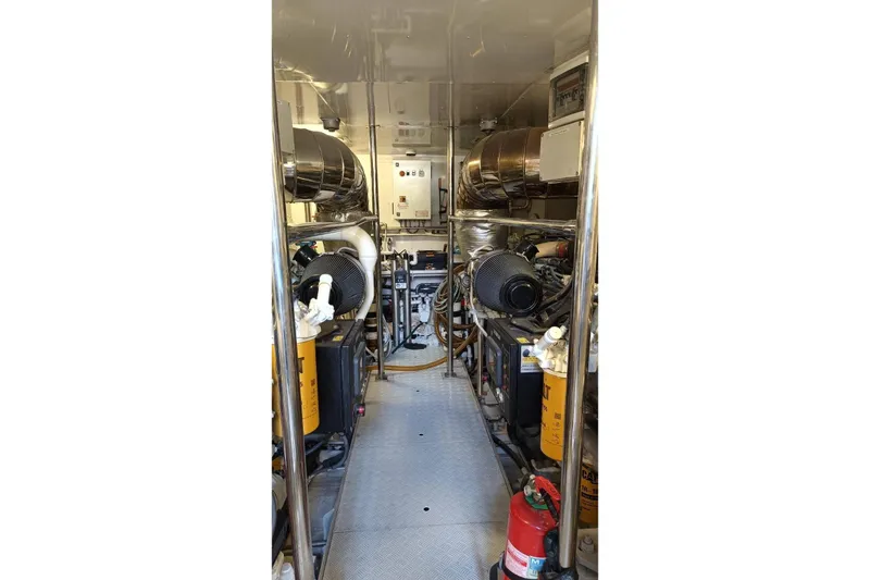 Sunray II Yacht Photos Pics 2009 Sanlorenzo SL88