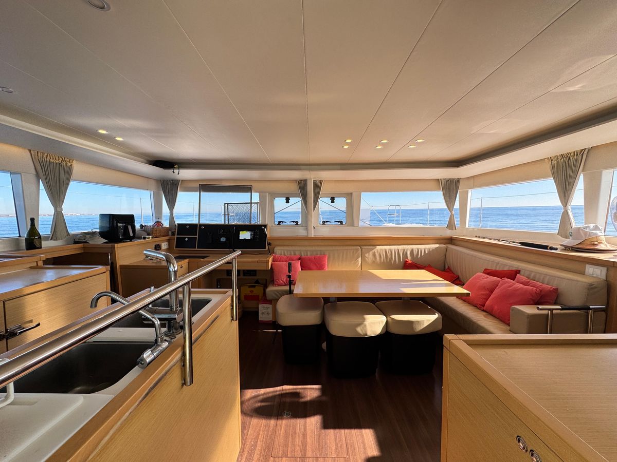2011 Lagoon 45 