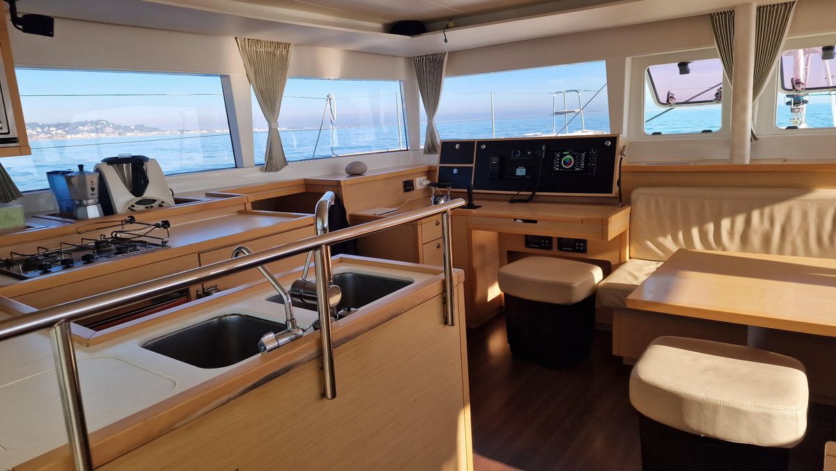 2011 Lagoon 45 