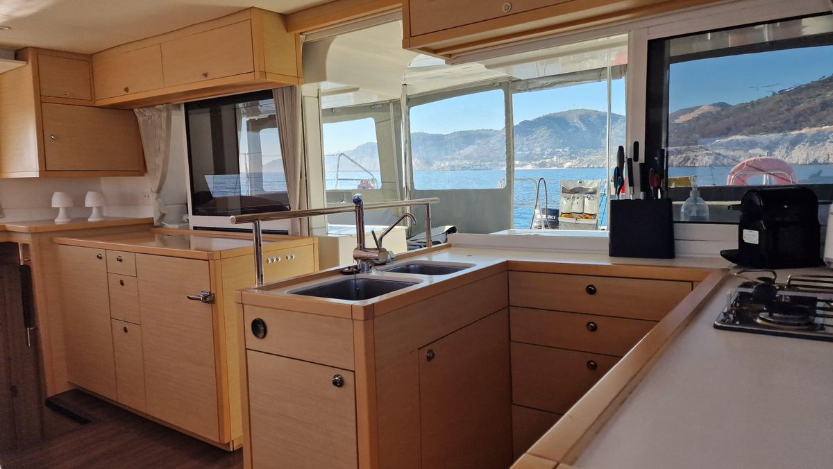 2011 Lagoon 45 