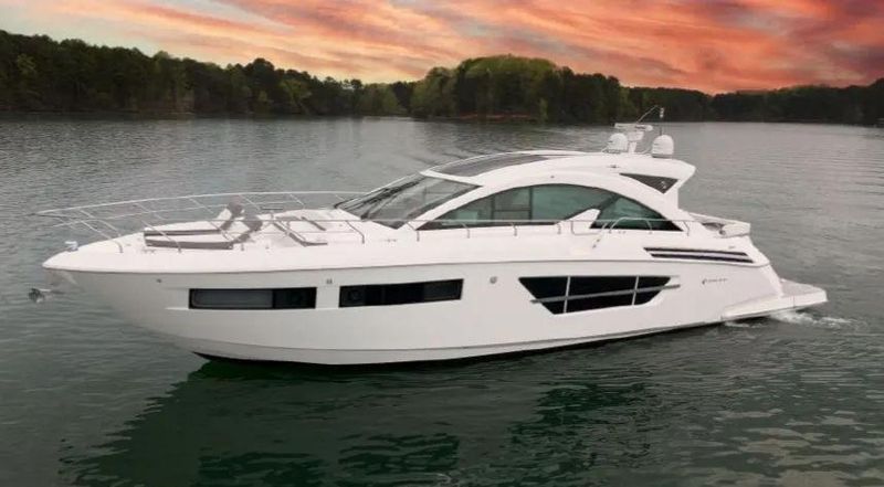 2017 Cruisers Yachts 60 Cantius