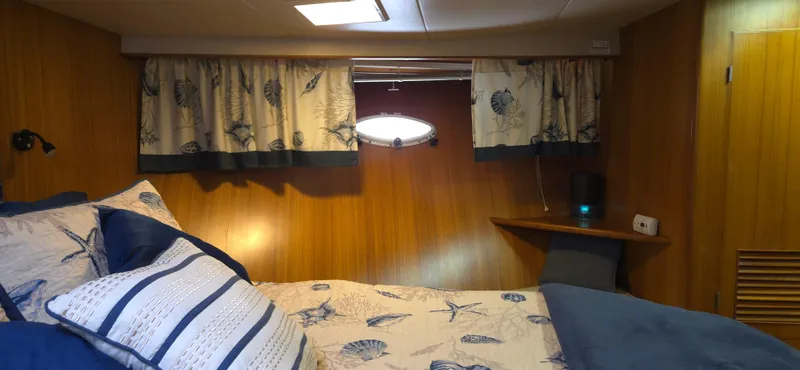 Barnacle Betsy Yacht Photos Pics 