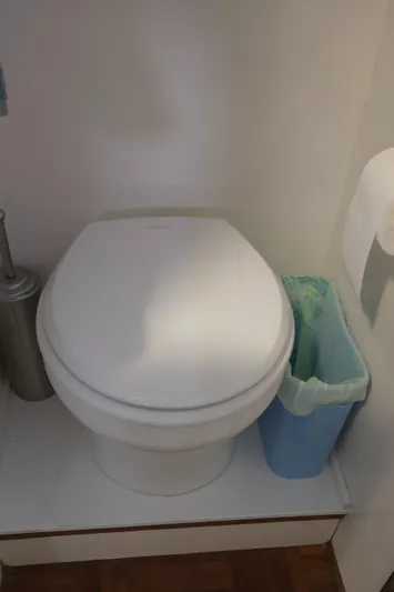 Barnacle Betsy Yacht Photos Pics 