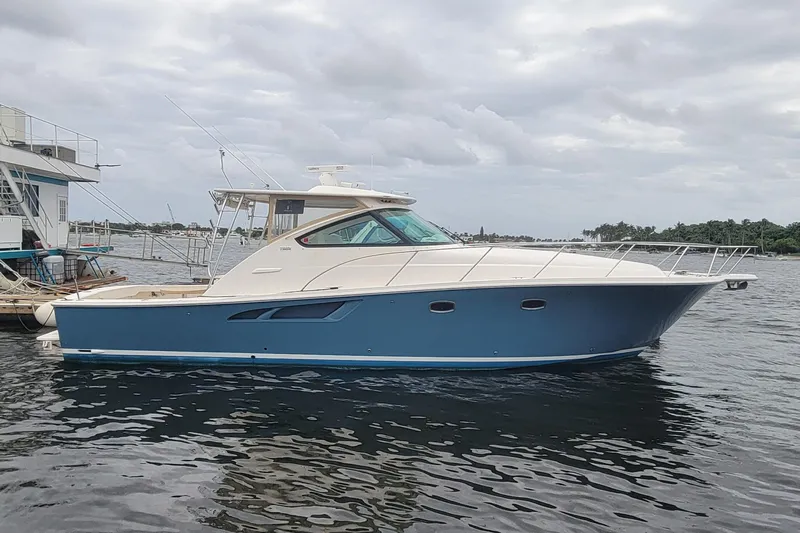 Fifth Case Yacht Photos Pics 