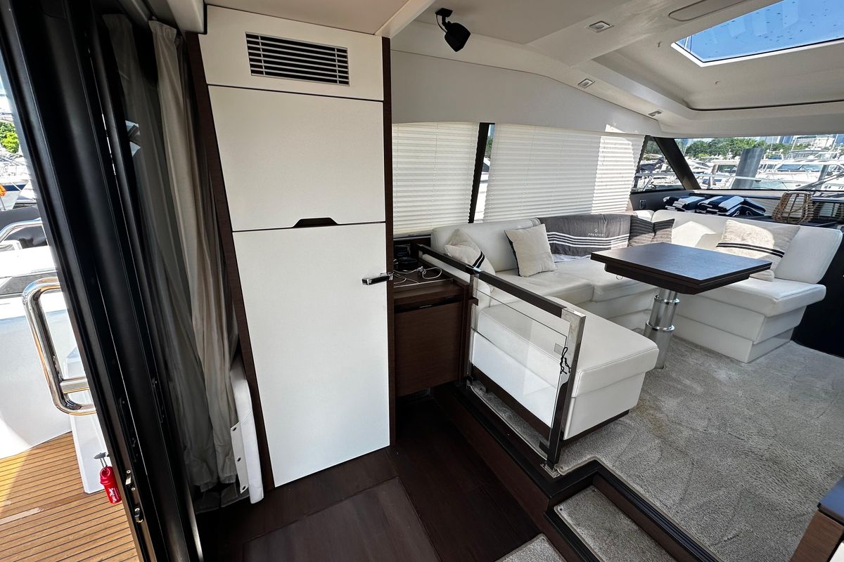 2018 Prestige 46 
