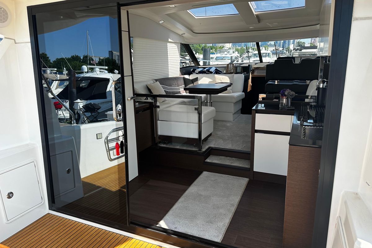 2018 Prestige 46 