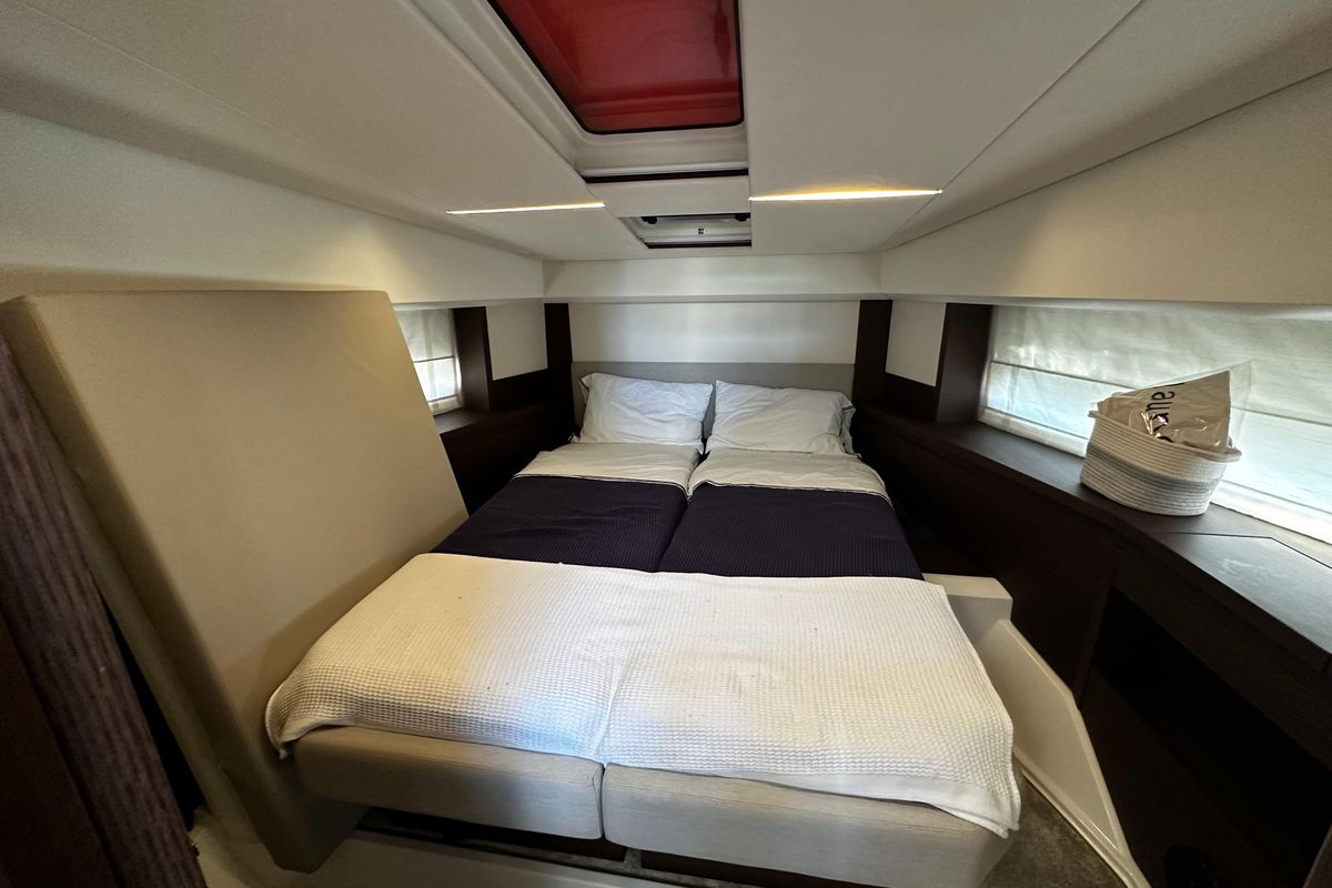 2018 Prestige 46 