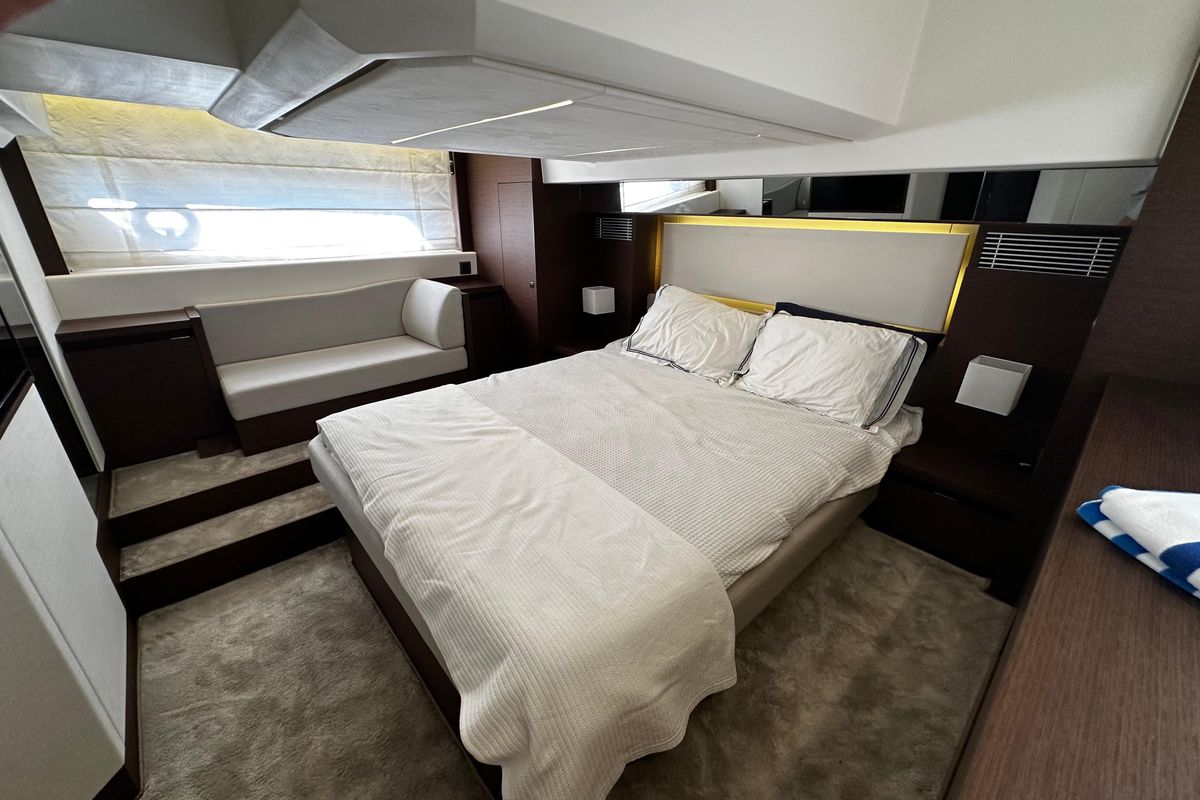 2018 Prestige 46 