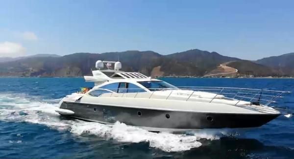 2005 Azimut 68 