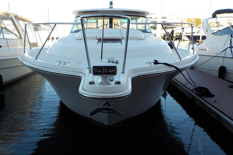 "lady Di" Yacht Photos Pics 2009 Tiara Yachts 3900 Open docked at marina, front view.