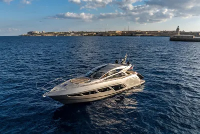 2015 Sunseeker Predator 57
