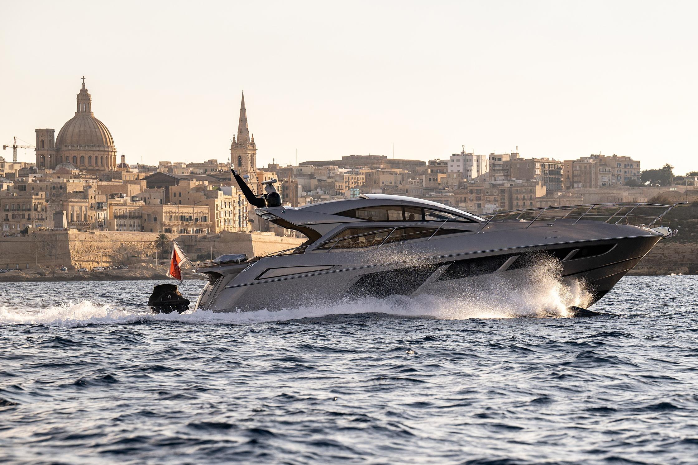 2015 Sunseeker Predator 57
