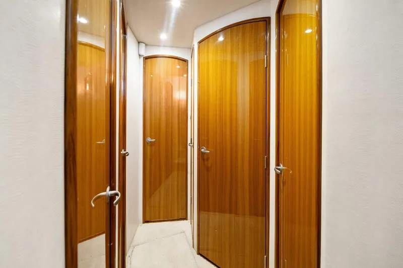 Tuna Tango Yacht Photos Pics 