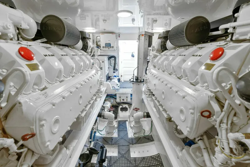 Tuna Tango Yacht Photos Pics 