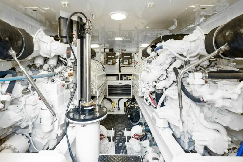 Tuna Tango Yacht Photos Pics 