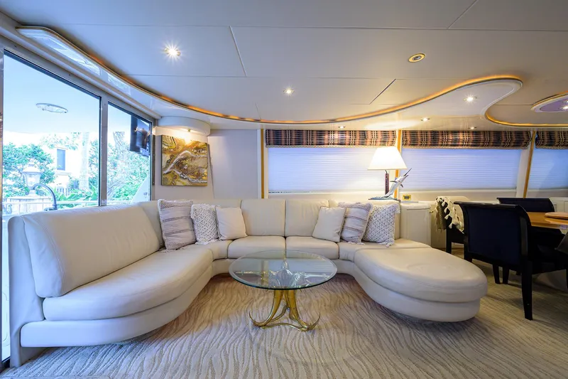 80' Lazzara Yacht Photos Pics 1998 Lazzara 80  - Port Salon Sofa Seating