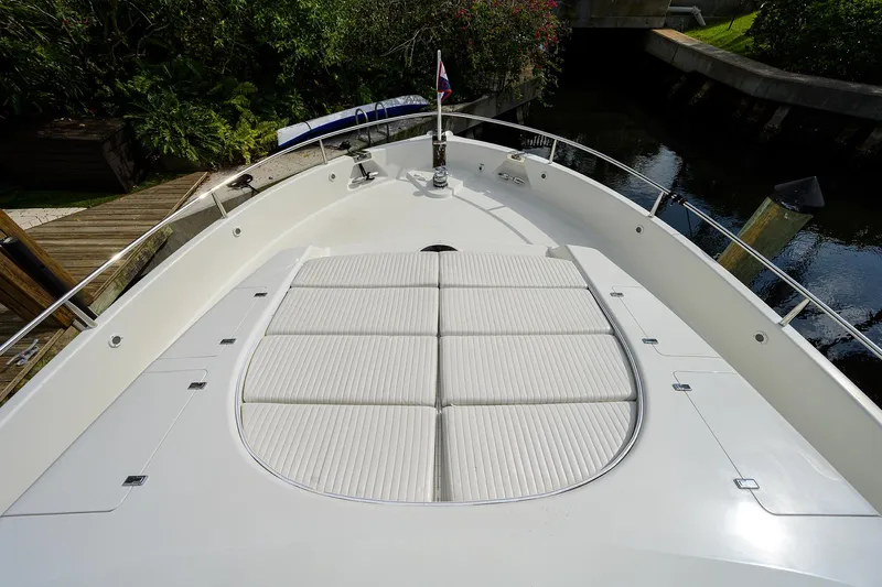 Lost Texan Yacht Photos Pics Lazzara 80 LOST TEXAN - Bow