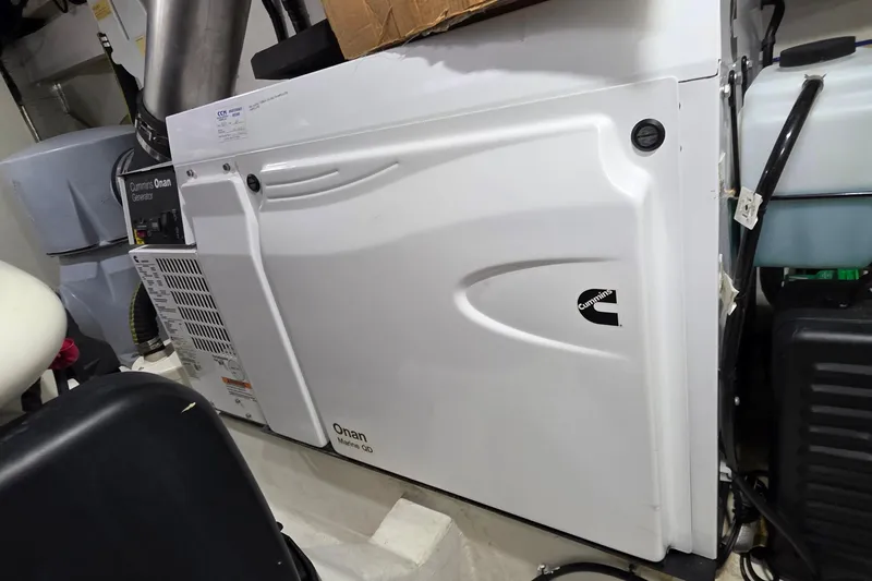 Benellie II Yacht Photos Pics Cummins Onan generator in 2022 Galeon 500 Fly yacht engine room.