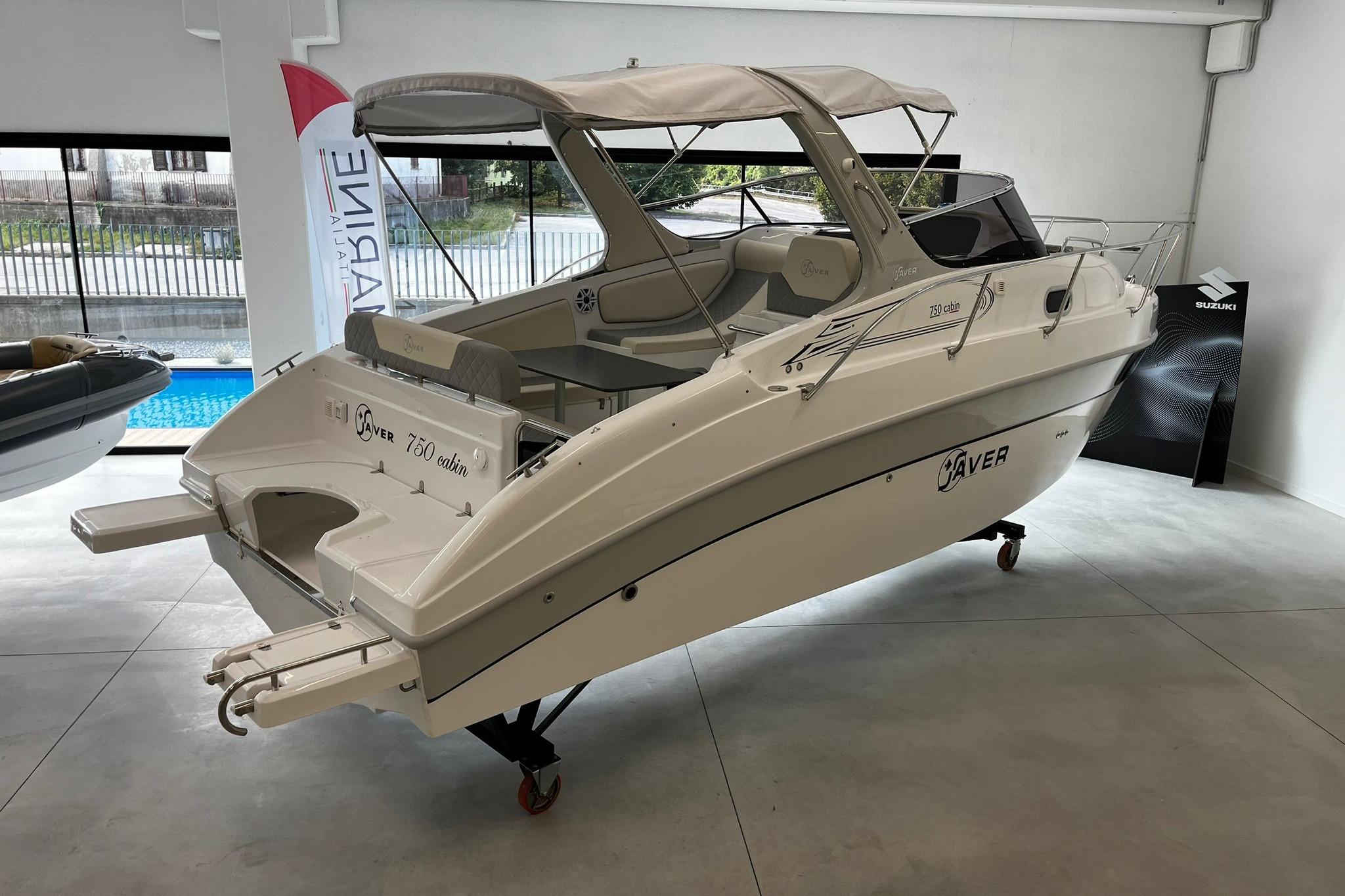 2025 Saver 750 Cabin