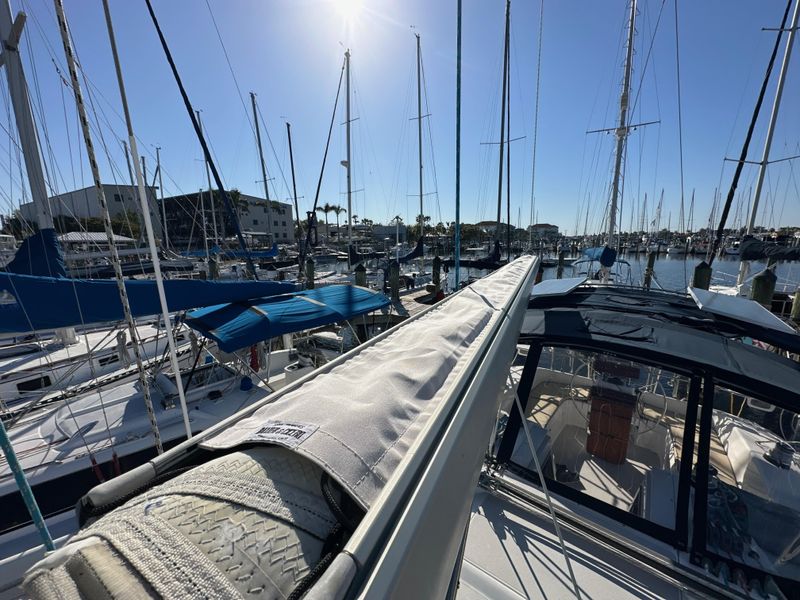 2005 Catalina 350
