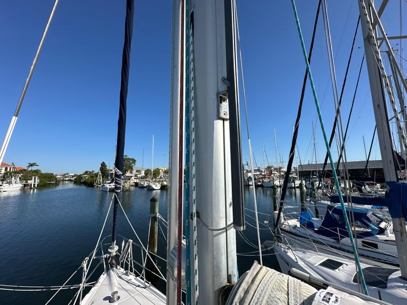 2005 Catalina 350