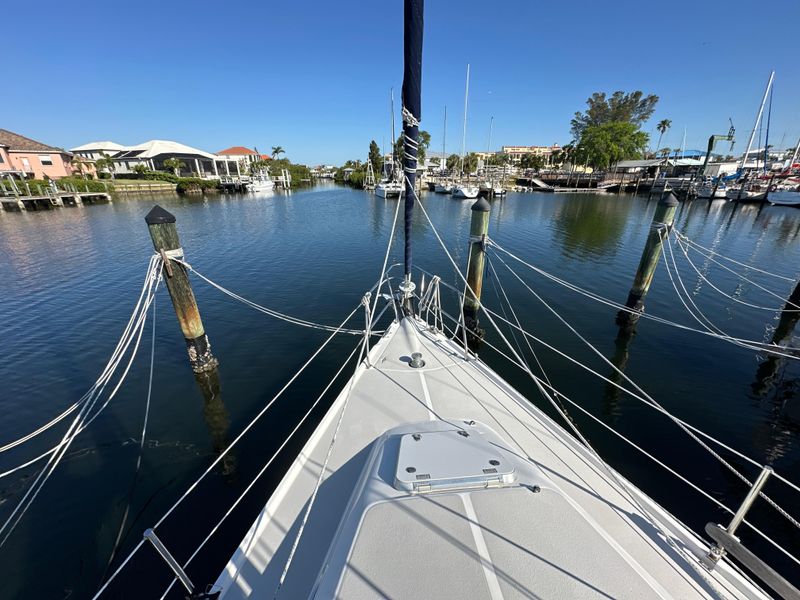 2005 Catalina 350