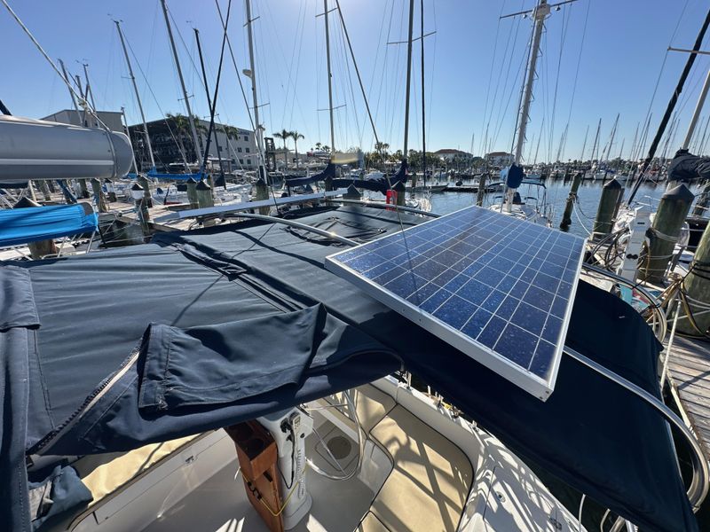 2005 Catalina 350