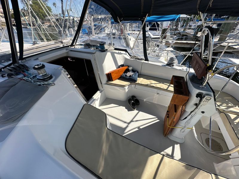 2005 Catalina 350
