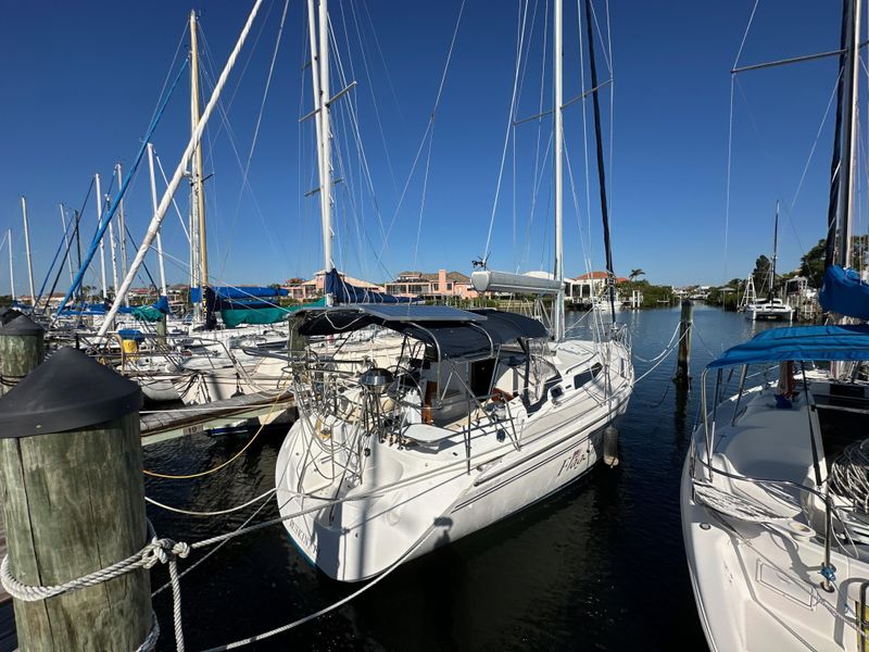 2005 Catalina 350