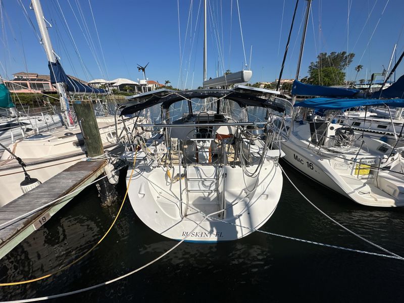 2005 Catalina 350