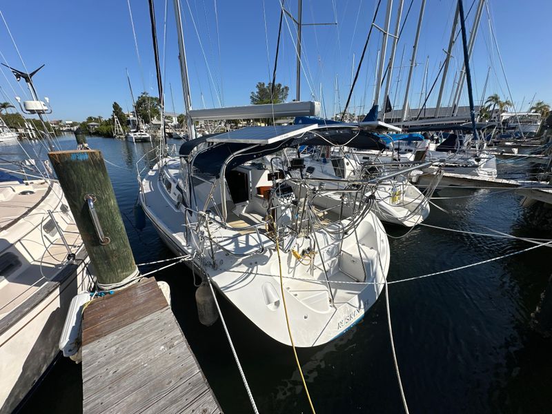 2005 Catalina 350