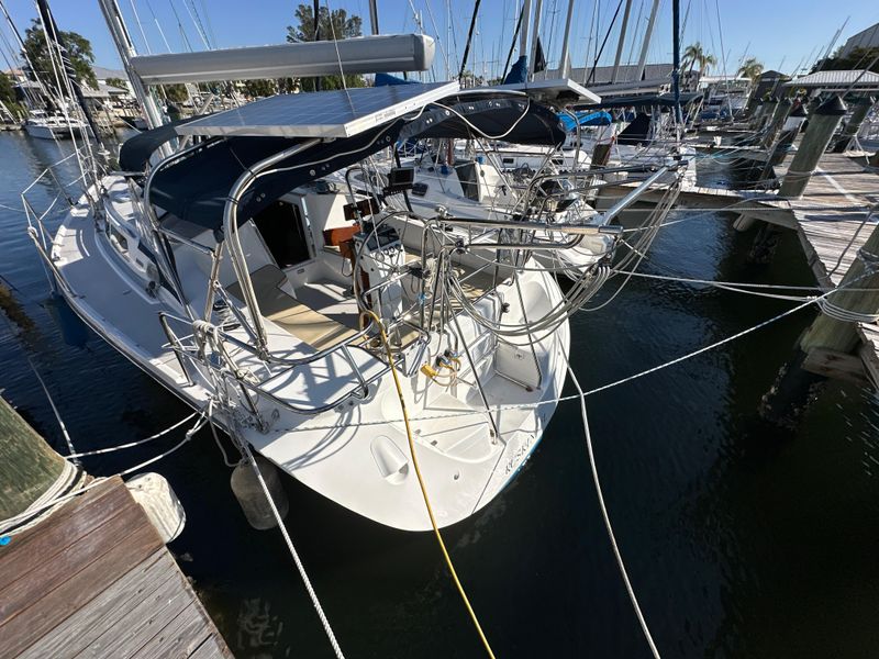 2005 Catalina 350