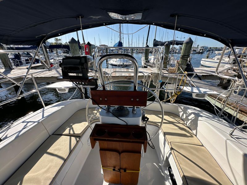 2005 Catalina 350