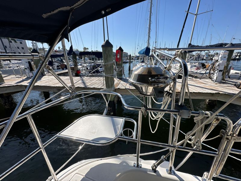 2005 Catalina 350