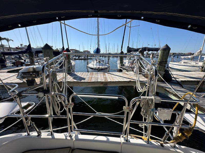 2005 Catalina 350