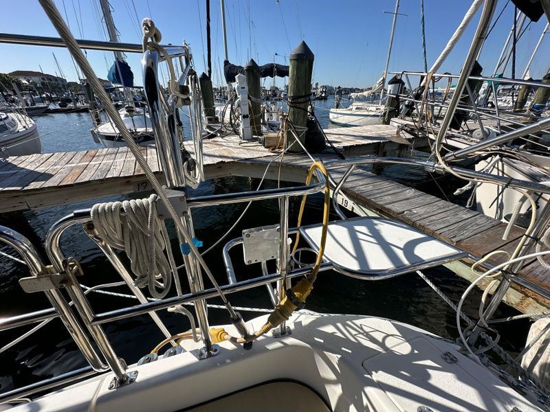 2005 Catalina 350