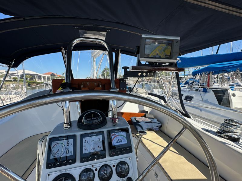 2005 Catalina 350