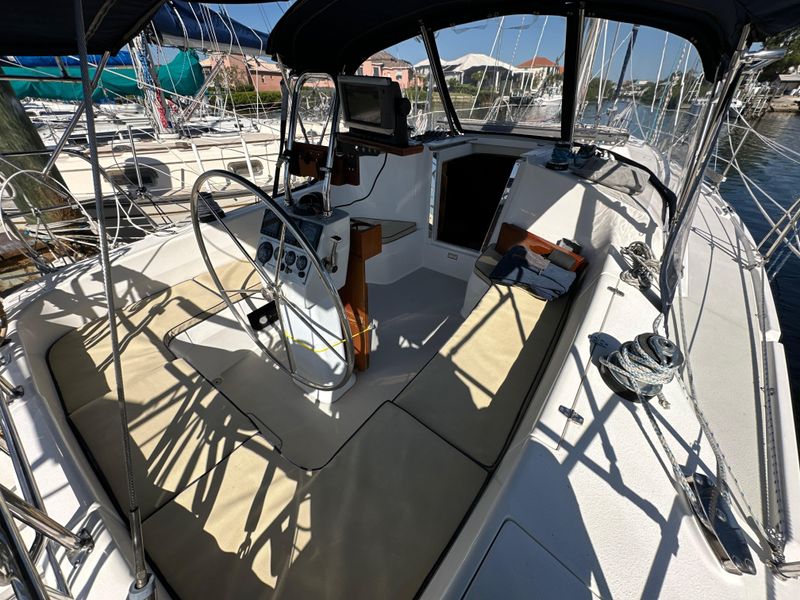 2005 Catalina 350