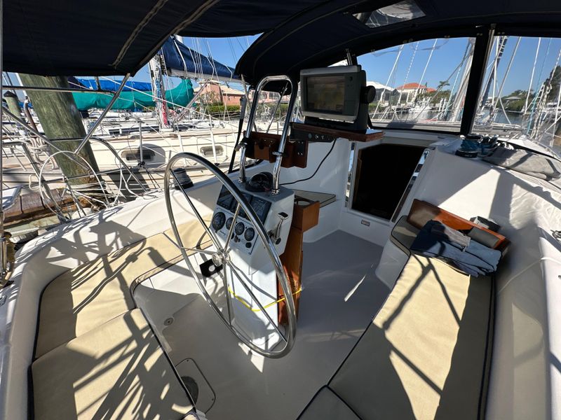 2005 Catalina 350