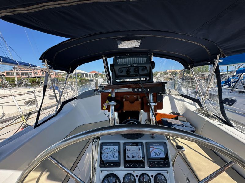 2005 Catalina 350