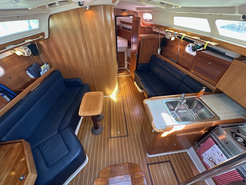 2005 Catalina 350