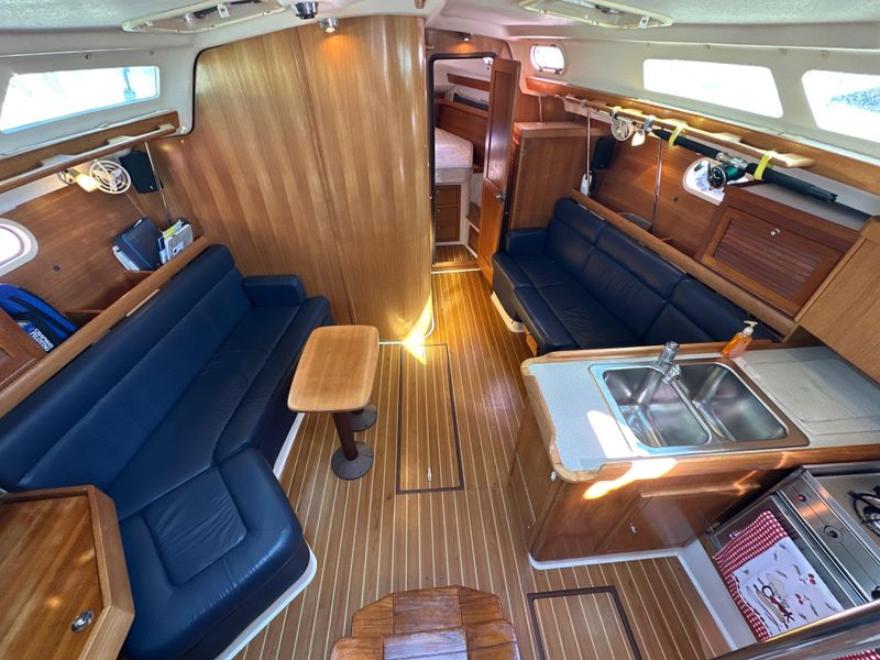 2005 Catalina 350