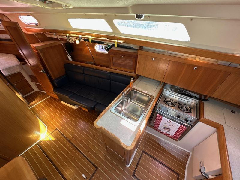 2005 Catalina 350
