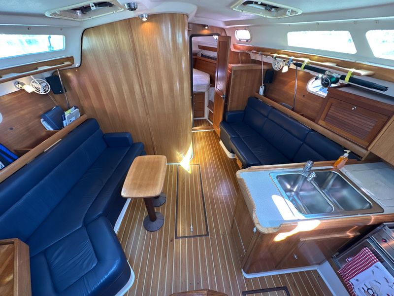 2005 Catalina 350