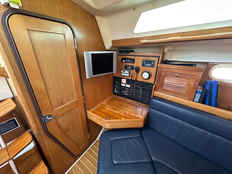 2005 Catalina 350