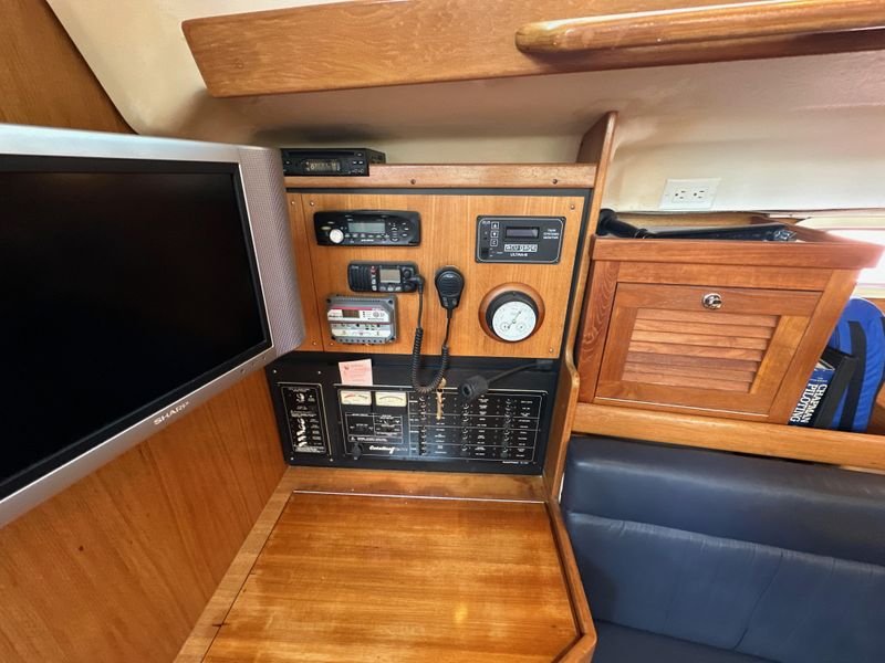 2005 Catalina 350