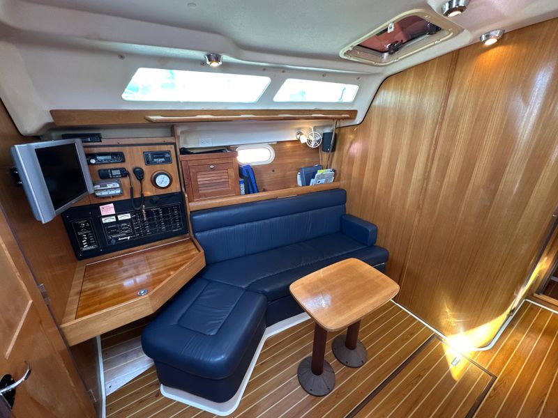 2005 Catalina 350